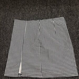Rue21 Black and White Houndstooth Mini Skirt